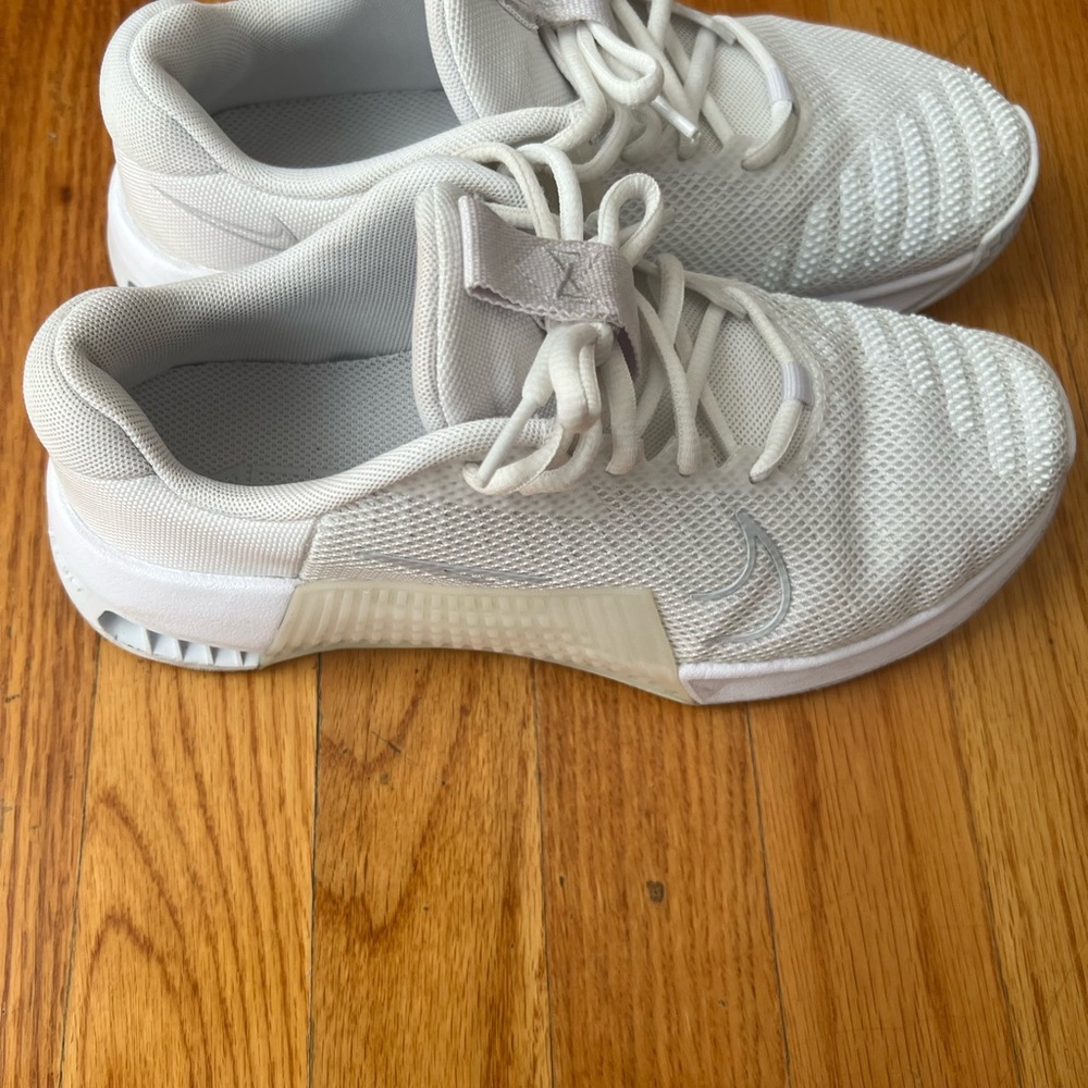 Nike Metcon 9  White Pure Platinum Athletic Sneakers - Picture 2 of 8